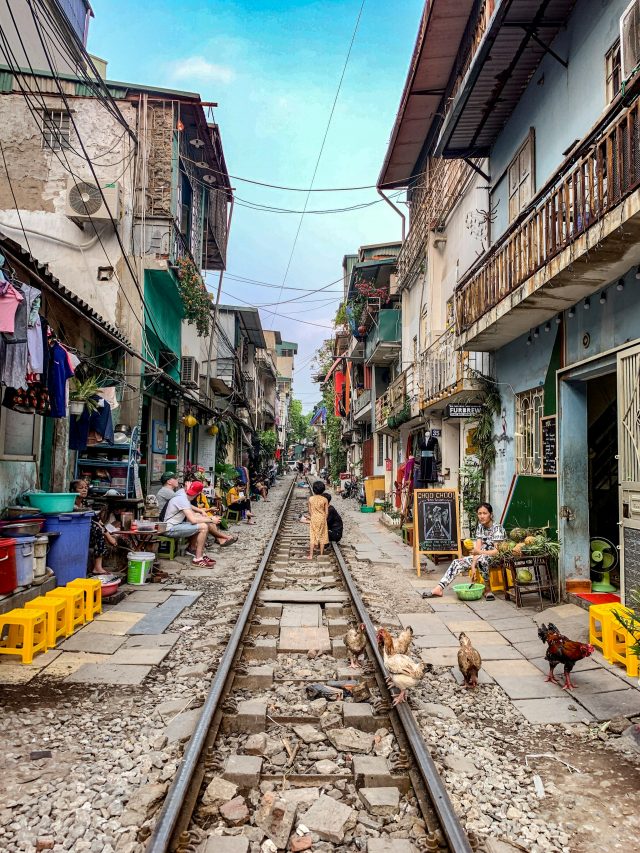 hanoi train street