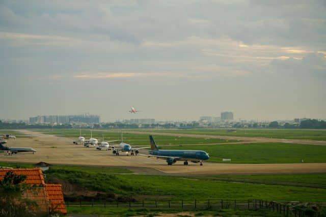 tan son nhat airport