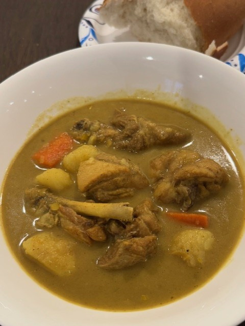 bowl of Vietnamese coconut chicken curry